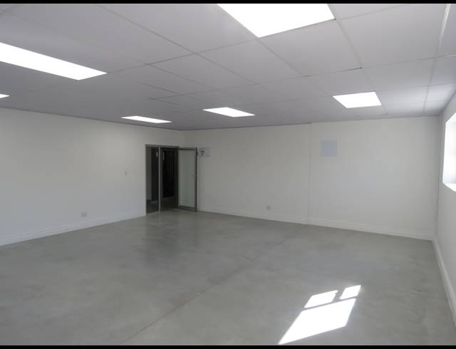 69M² OFFICE TO LET IN SOMERSET WEST CENTRAL